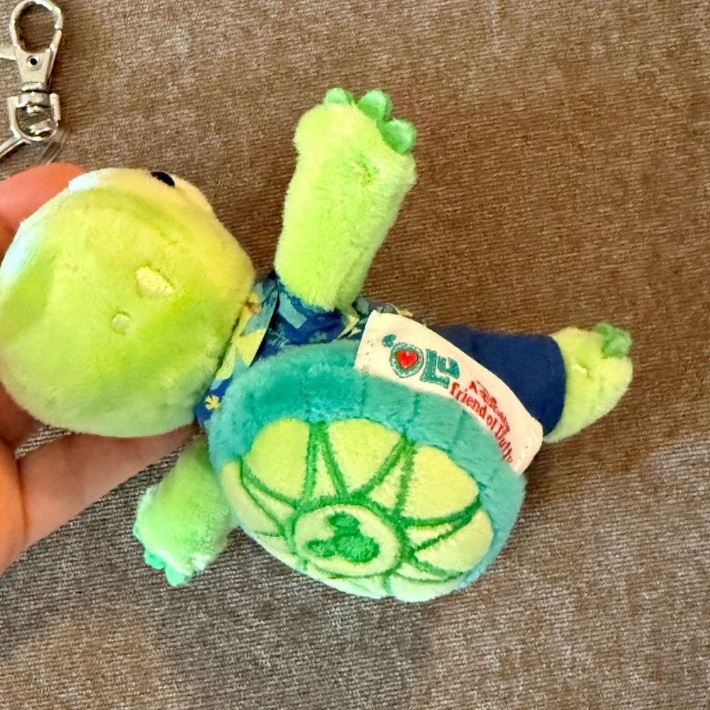 Disney Aulani Bag Charm - Olu Mel - Picture 3 of 4